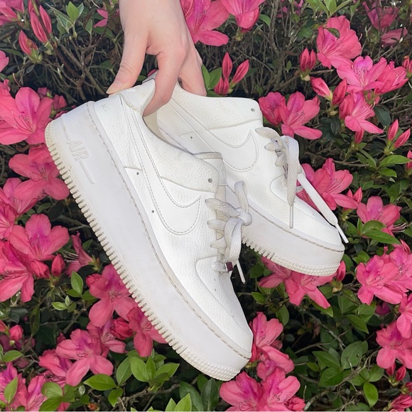 Nike Shoes - Nike Air Force 1